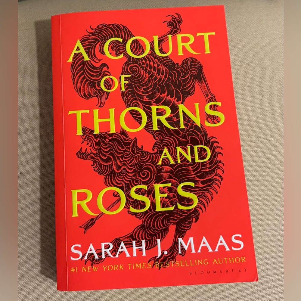 A Court of Thorns and Roses by Sarah J Maas